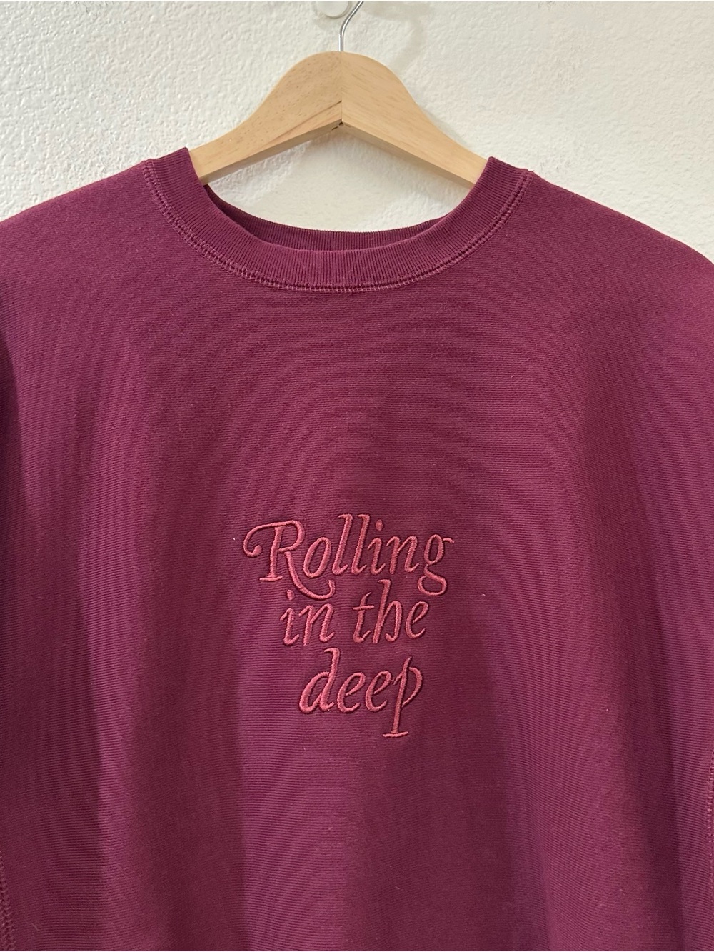 Adele Rolling In The Deep Embroidered Crewneck Sweatshirt Burgundy Size M Merch